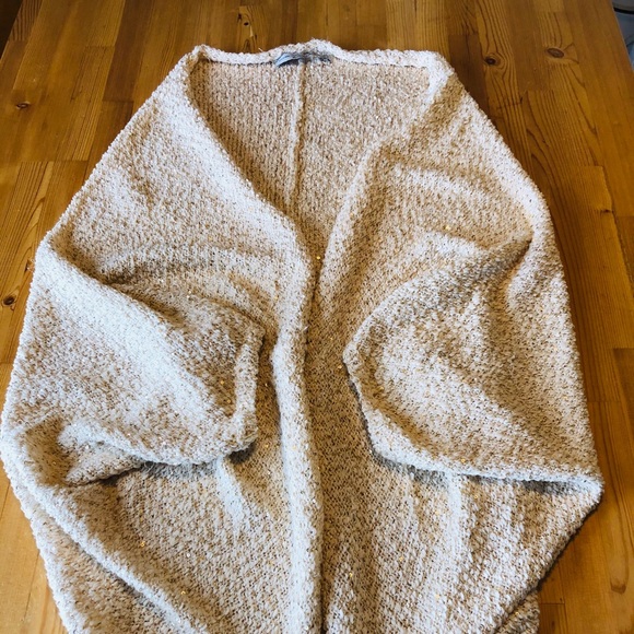 Sequence poncho - Picture 2 of 4